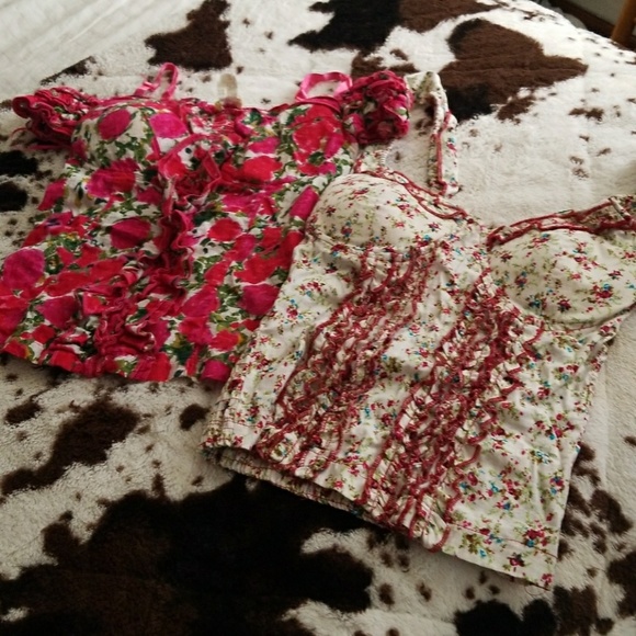 Gently used tops - Picture 1 of 1